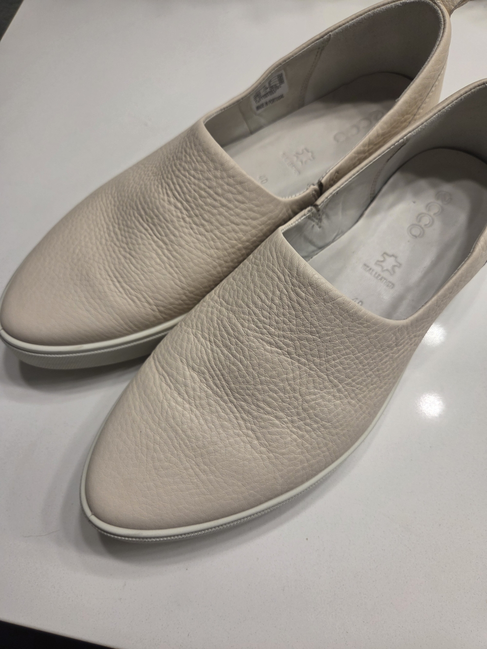 ECCO Women’s Slip-On Leather Loafers in Creme